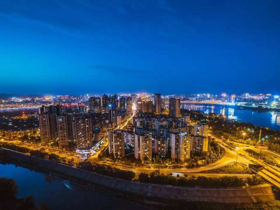 南充水務(wù)投資（集團）有限公司